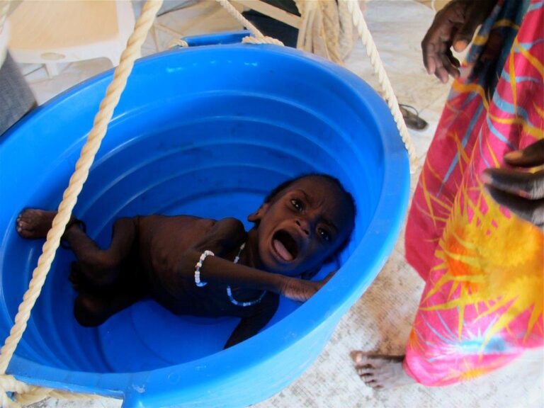 South Sudan: The mothers of Bentiu burry their children