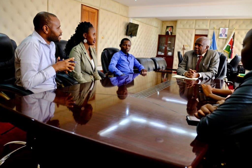 Kibwana and his young team(photo Joost Bastmeijer)