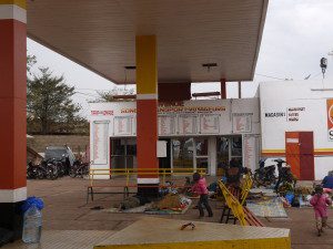 Sonef bus station in Bamako(Photo Ilona Eveleens) 